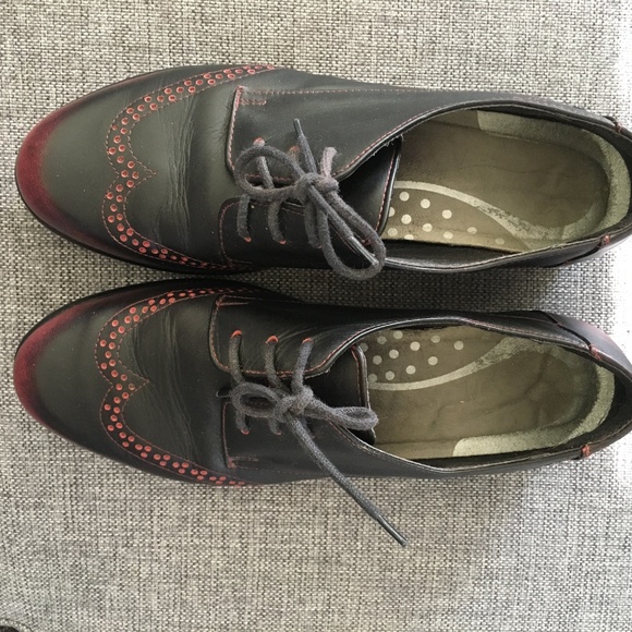 Naot Lako in Volcanic Red - Picture 5 of 6